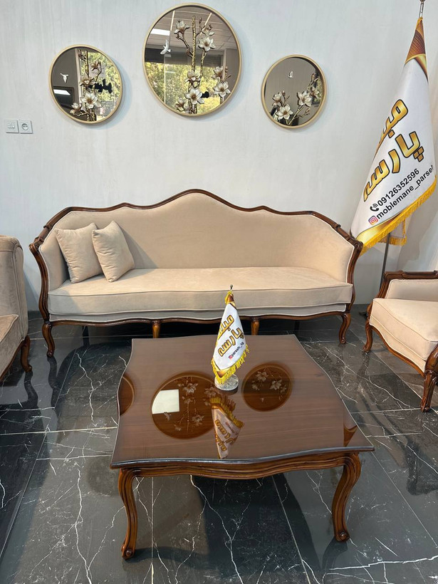 مبل فرانسوی ۸ نفره به همراه چستر